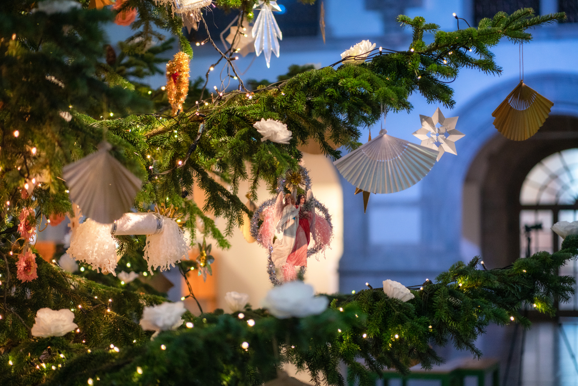 Från gårdstomte till varuhustomte